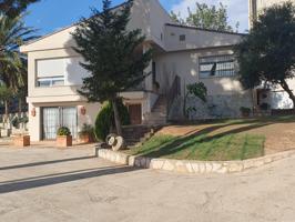 ESTUPENDO CHALET EN URBANIZACIÓN MONTE JUCAR, ALBERIC photo 0