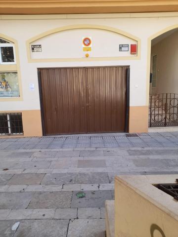 ¡Tu plaza de garaje en el corazón de Carlet te espera! 🚗✨ photo 0