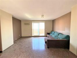 ¡Oportunidad en el corazón de Alzira! Vivienda con terraza y muchas posibilidades! photo 0