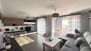 ¡Tu nuevo hogar en Catadau: piso reformado con garaje y listo para entrar a vivir! photo 0