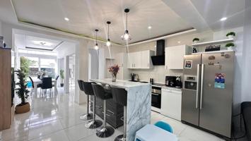 Tu oasis privado en Alginet: casa reformada con piscina y todas las comodidades photo 0