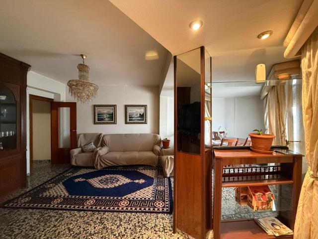 Vivienda amplia, amueblada y con excelente ubicación en Alzira ✨ photo 0