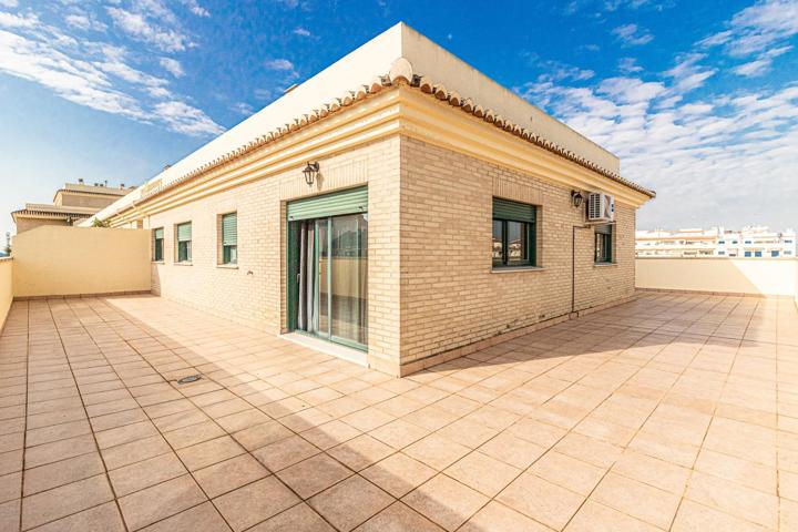 ¡🏡 Tu refugio en las alturas: ÁTICO CON TERRAZA, GARAJE Y TRASTERO! photo 0