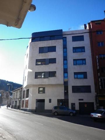 Oficina En venta en Guardo, Guardo photo 0