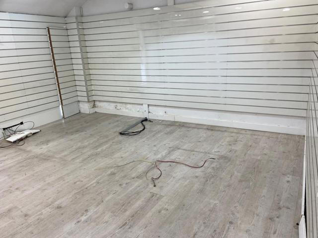 DISPONIBLE LOCAL EN VENTA Y ALQUILER EN PALENCIA photo 0