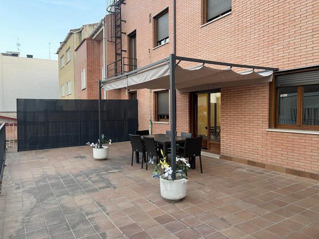 SE ALQUILA INMUEBLE EN PALENCIA CENTRO photo 0