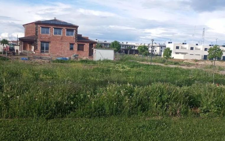 MONCASA VENDE parcela de 300m2 en Villalobon photo 0