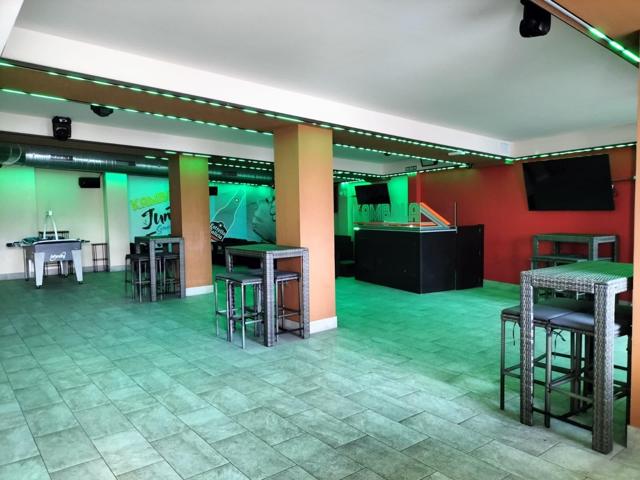 SE VENDE LOCAL COMERCIAL FUNCIONANDO COMO DISCO BAR EN VENTA DE BAÑOS photo 0