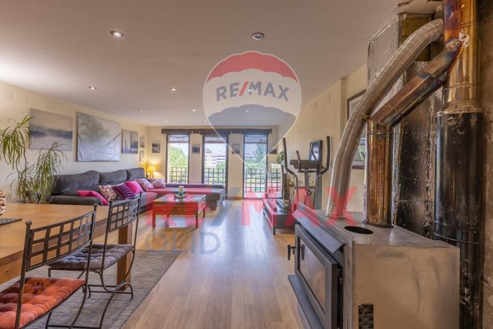 ¿Buscas un hogar lleno de encanto y luminosidad? ¡Esta es tu oportunidad! Venta casa calle Panera photo 0