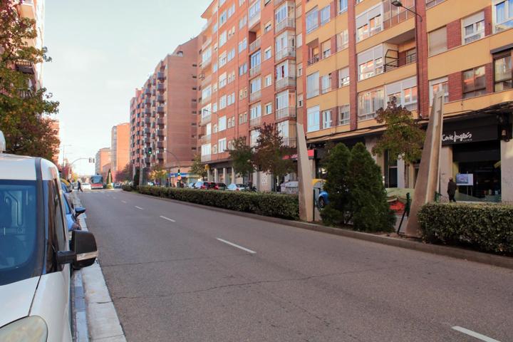 Impresionante piso recién reformado con 150m² útiles en Valladolid - ¡Calle Puente Colgante! photo 0