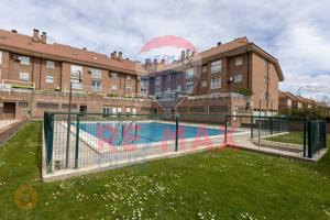 Piso con piscina photo 0