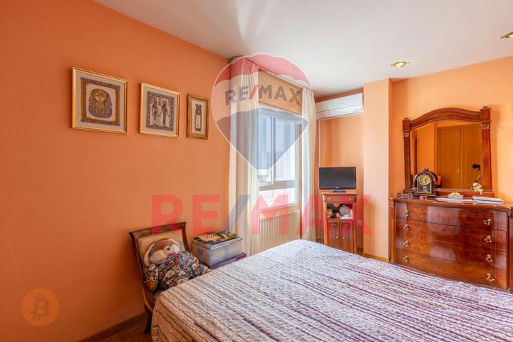 Apartamento con piscina comunitaria photo 0