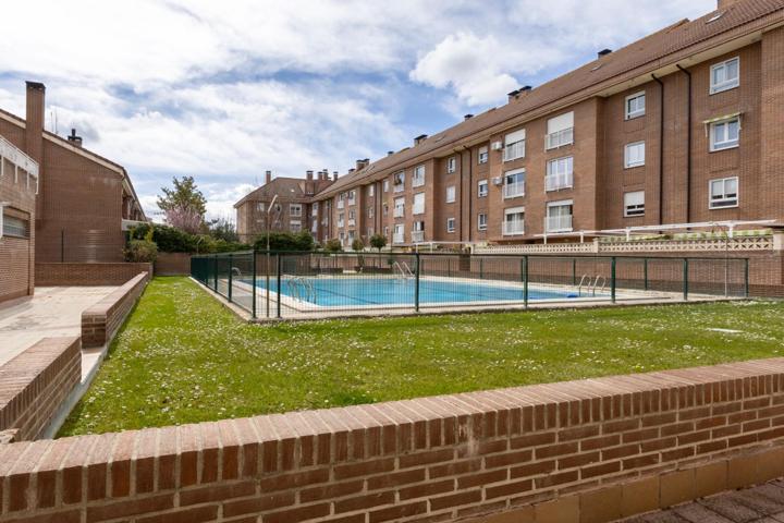 Piso con piscina comunitaria photo 0