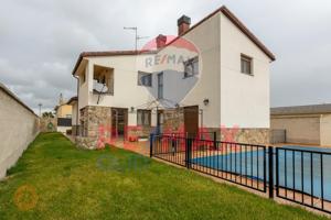 Chalet independiente con piscina photo 0