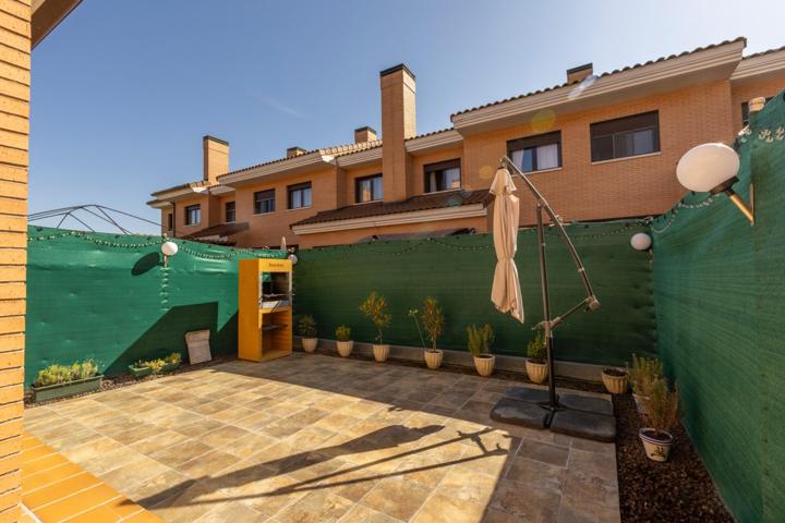 Precioso chalet adosado photo 0