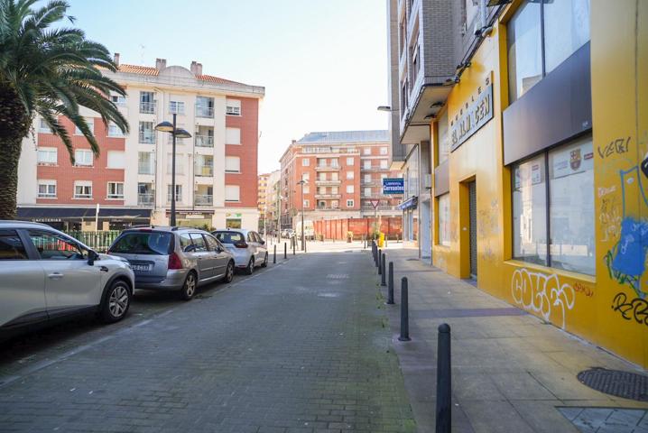 PISO EN EL CENTRO DE TORRELAVEGA CON TRASTERO photo 0