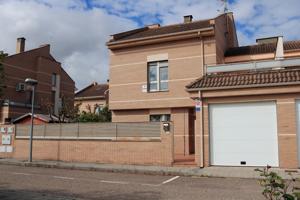 Una casa pensada para vivirla. En Roales del Pan (Zamora) photo 0