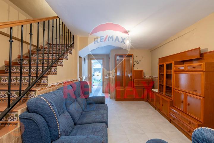 'Vivienda económica con patio en calle tranquila de Mojados' photo 0