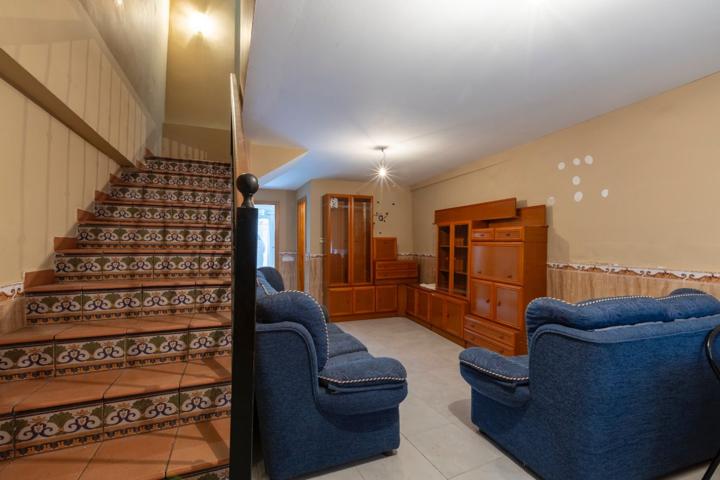 'Vivienda económica con patio en calle tranquila de Mojados' photo 0