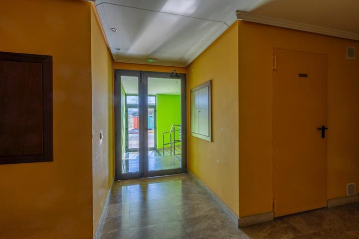 Oportunidad Única en Santovenia: Hogar Luminoso con Garaje y Trastero photo 0