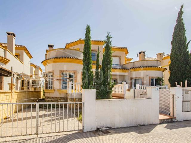 Unifamiliar Separadas En venta en Los Montesinos photo 0