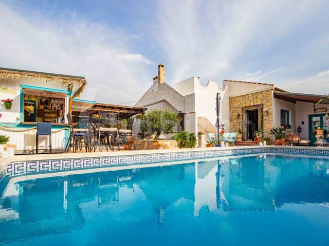 Casa De Campo En venta en Los Montesinos photo 0