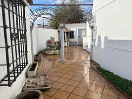 CASA CON GRAN PATIO photo 0