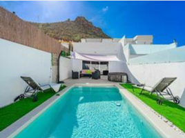 Villa En venta en Adeje photo 0