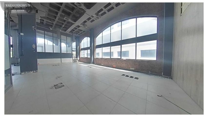Nave Industrial En venta en Madrid, Madrid photo 0