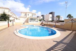 Unifamiliar Separadas En venta en Lomas De Cabo Roig, Orihuela Costa photo 0