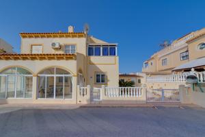 Casa quad impecable en Playa Flamenca photo 0