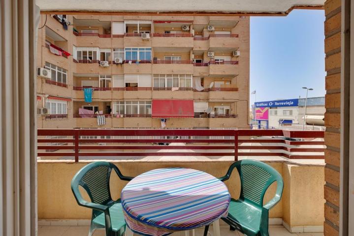 Apartamento de 1 dormitorio con piscina cerca del Centro de Torrevieja photo 0