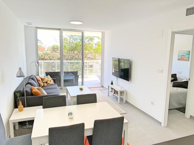 ¡Impresionante vivienda como nueva cerca del centro de Torrevieja! photo 0