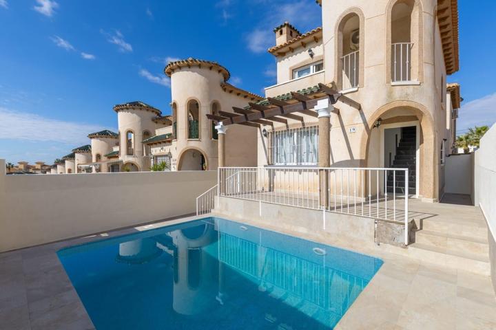 Casa En venta en Las Filipinas, San Miguel De Salinas photo 0