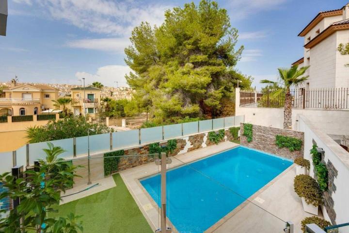 Villa independiente con piscina en Orihuela Costa - zona de Las Filipinas photo 0