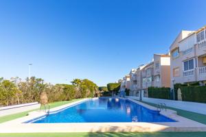 Apartamento con vistas al mar en Torreblanca, a solo 900 m de la Playa de La Mata! photo 0