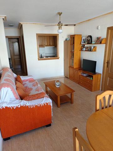 Apartamento en buen estado 5 minutos del centro y de la playa photo 0