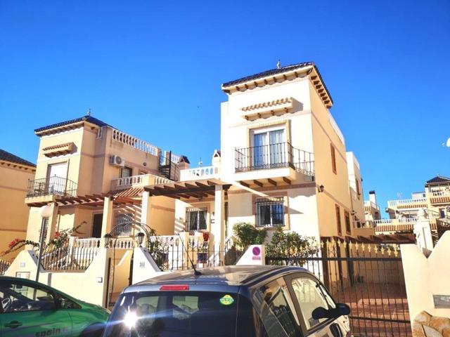 Villa adosada de 3 dormitorios en Playa Flamenca photo 0
