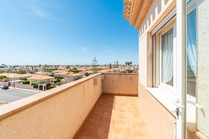  Ático En venta en Playa Flamenca, Orihuela Costa photo 0