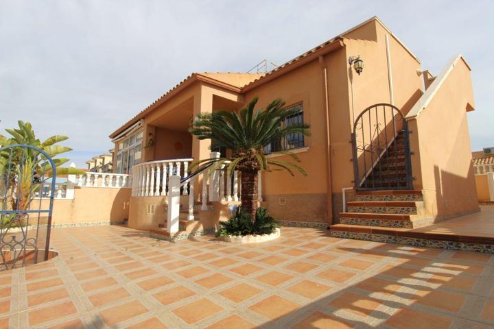 Casa adosada en Punta Prima-La Ciñuelica con Vistas al mar photo 0