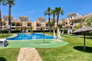 Casa Adosada Soleada Renovada con 4 Habitaciones y Vista a la Zona de Piscina photo 0