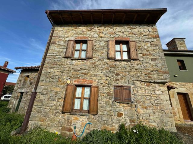 CASA DE PIEDRA Y MADERA,CON CUADRA, EN EL PUEBLO DE LUCES-COLUNGA-ASTURIAS photo 0