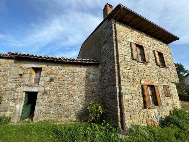 CASA DE PIEDRA Y MADERA,CON CUADRA, EN EL PUEBLO DE LUCES-COLUNGA-ASTURIAS photo 0