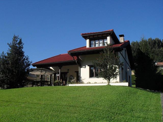 FANTASTICO CHALET INDIVIDUAL CON EXCELENTES CALIDADES Y UBICADO A DISTANCIA DE PASEO DE LA PLAYA DE RIBADESELLA photo 0