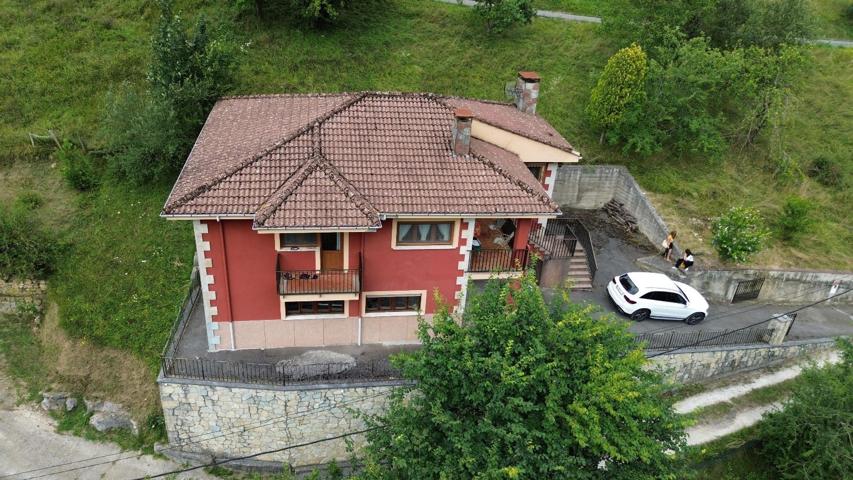 CHALET INDEPENDIENTE EN CARREÑA DE CABRALES. CON TRES DORMITORIOS, TERRAZA, GARAJE Y TERRENO. photo 0