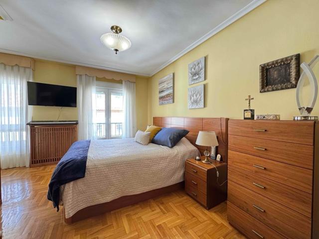 IMPECABLE PISO EN EL CENTRO OVIEDO photo 0