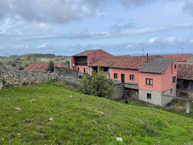 CASA CON CUADRA Y FINCA EN PORRUA - LLANES photo 0