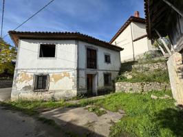 CASA Y HORREO CON GARAJE EN LLEDIAS photo 0