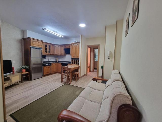 PISO CENTRICO EN LLANES DE 2 DORMITORIOS Y ASCENSOR photo 0