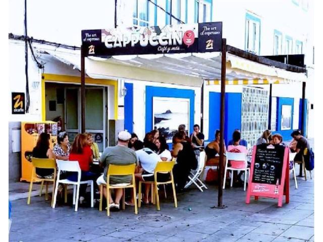 Se traspasa bar cafetería centro de Corralejo photo 0